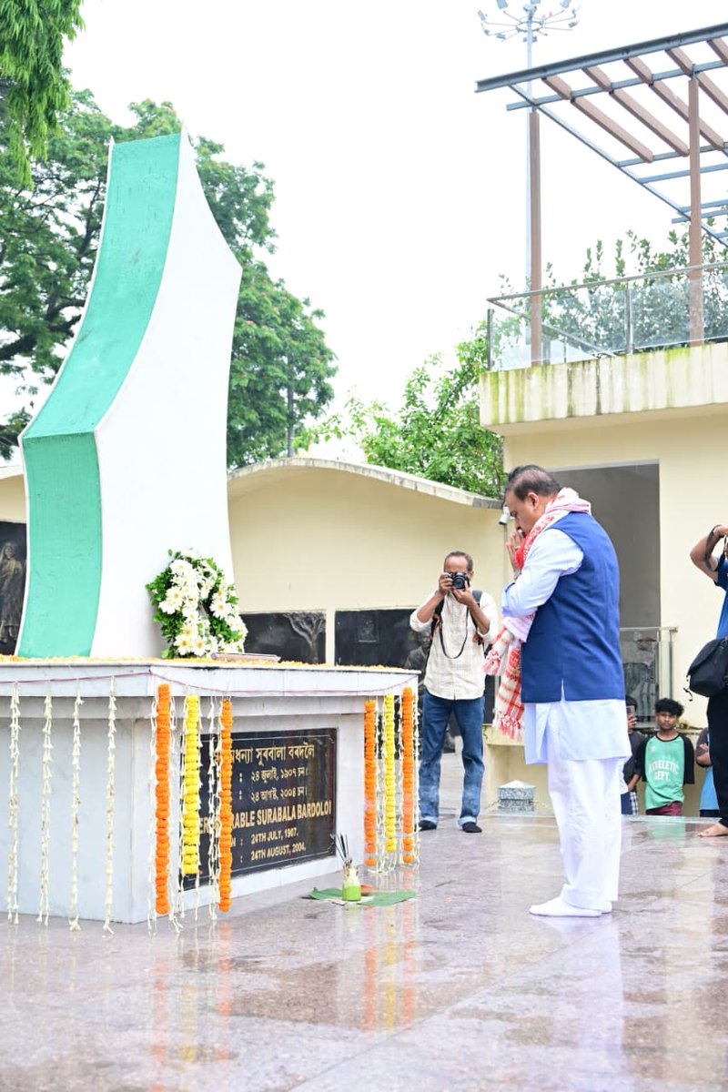 himantabiswa's tweet photo. Shraddheya Lokpriya Gopinath Bordoloi laid the foundation of modern Assam as its first Chief Minister and saved the State's unique identity during partition.

Today, as we begin Day 1 of NDA 3.0, I paid tributes to the Bharat Ratna and sought his blessings to steer the State forward.