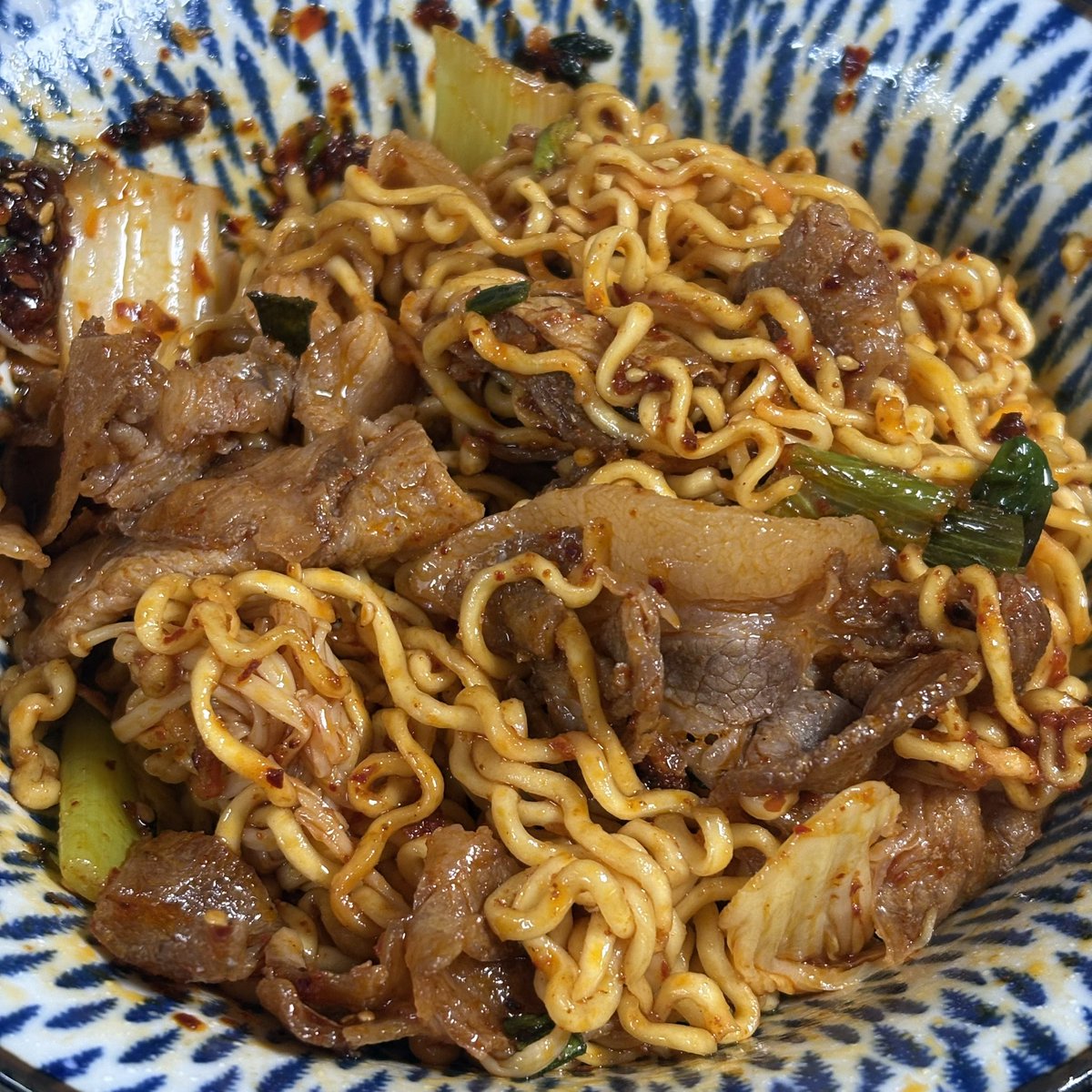 zldghen's tweet photo. #호두밥 

올만에 집에서 홈메이드🍽️
열라면으로 유포면 만들어 먹어땨 https://t.co/RTq8Prl01F