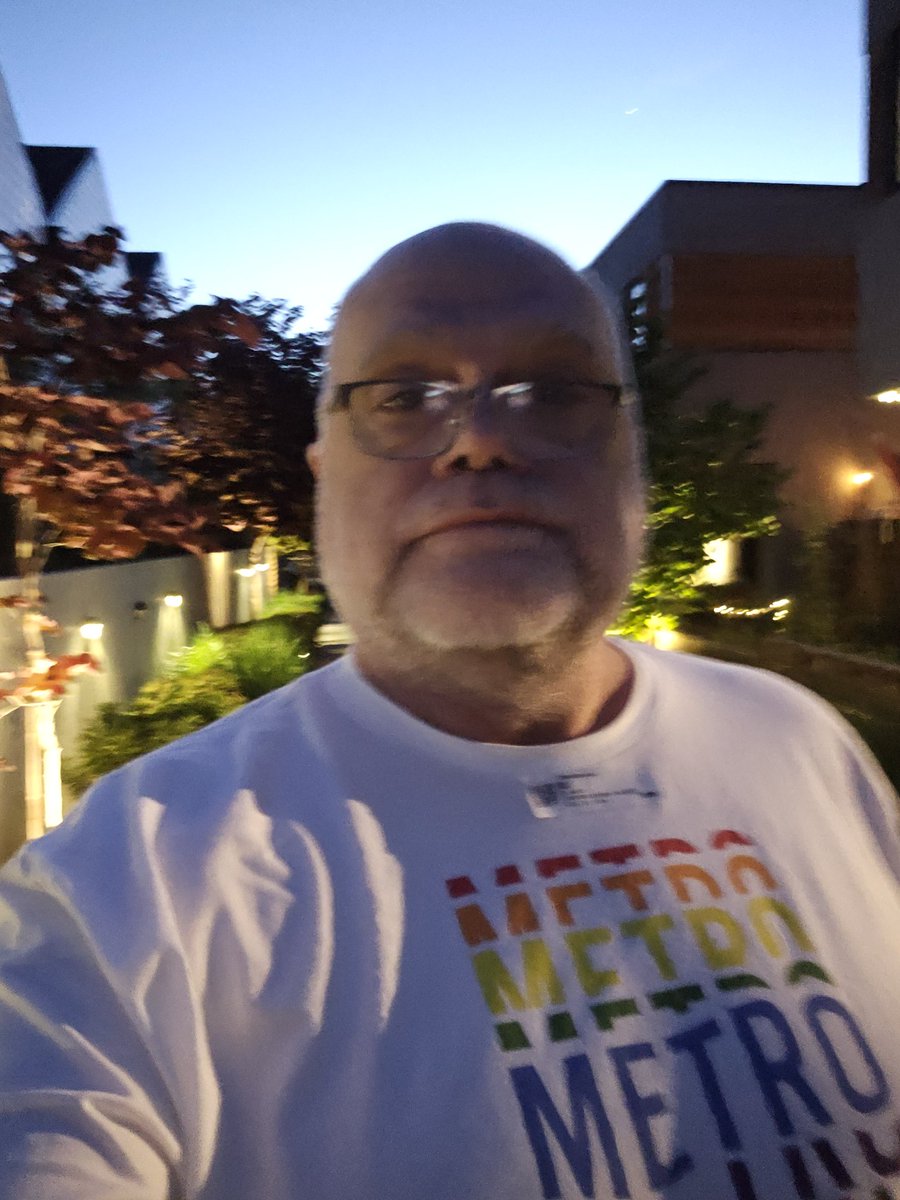 Bruce le parisien🌈ute🌹fan🔴⚪ tweet media
