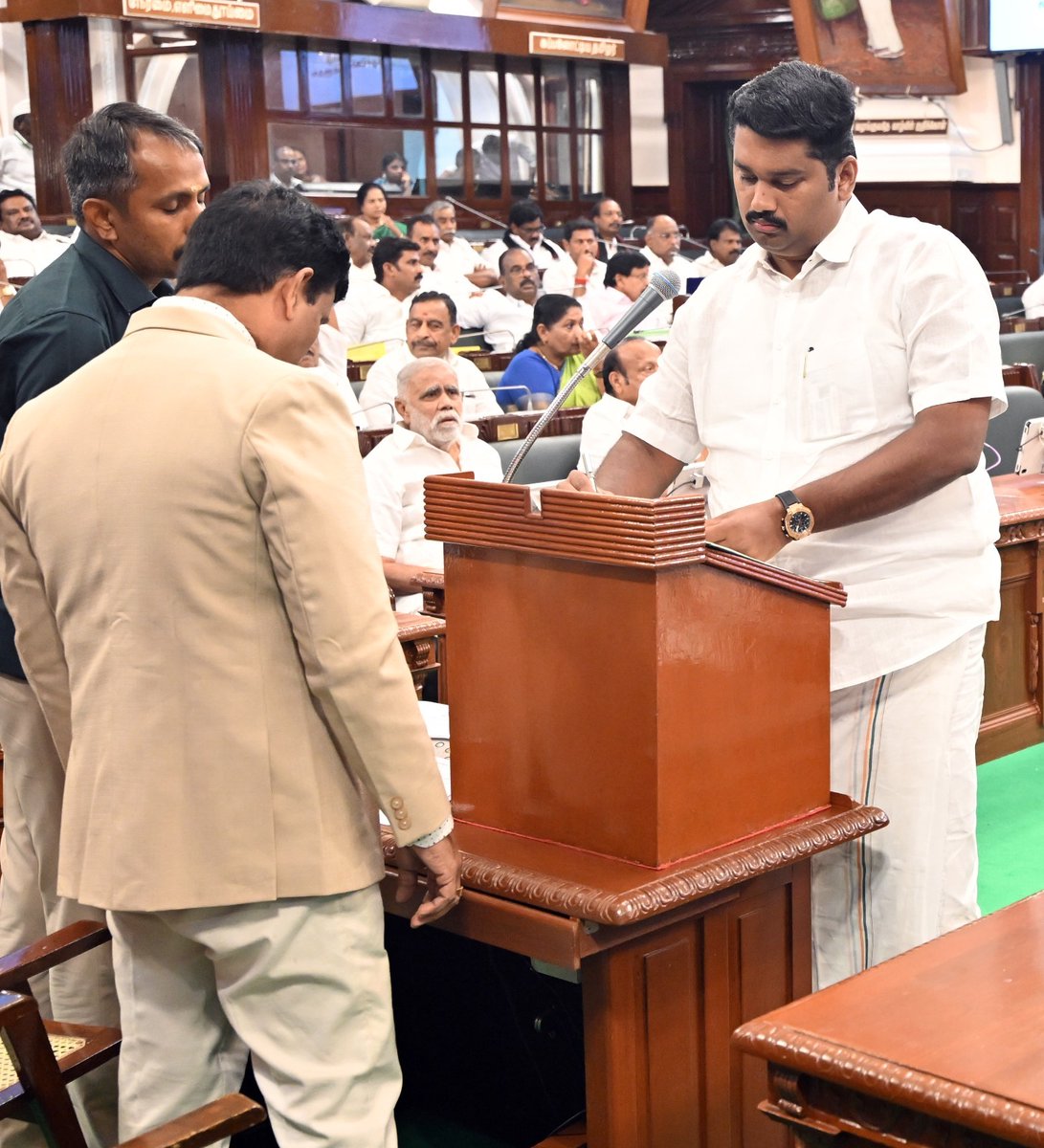 JmYounoos MLA tweet media