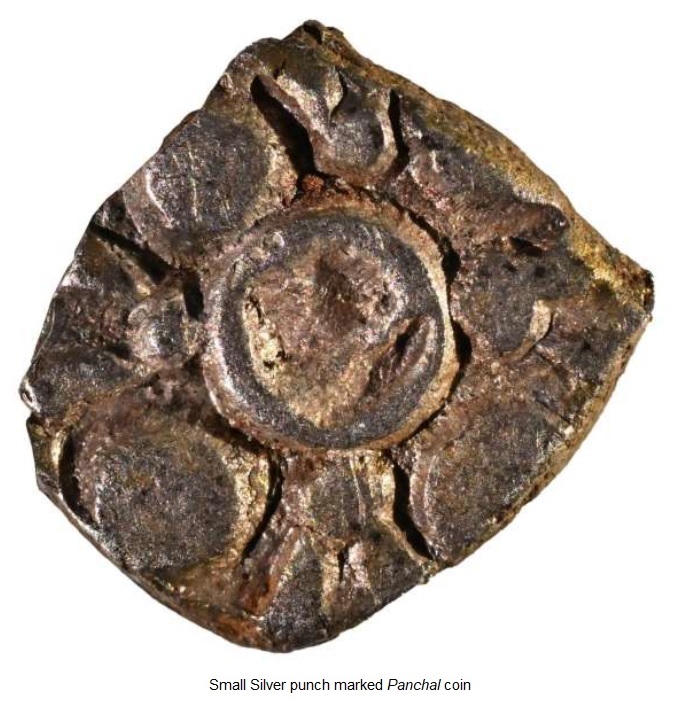 ijarchaeo's tweet photo. Catalogue of Silver Punch-Marked Coins &amp;Uninscribed Copper Cast Coins from the Panchal region in the collection of Sanjai Agarwal, Bareilly (U.P.)
The study documents 31 punch-marked coins (600–400 BCE) and 19 copper cast coins (2nd–1st century BCE).
Link: https://t.co/1oyrPxXhBK https://t.co/x5oMLeq3tn