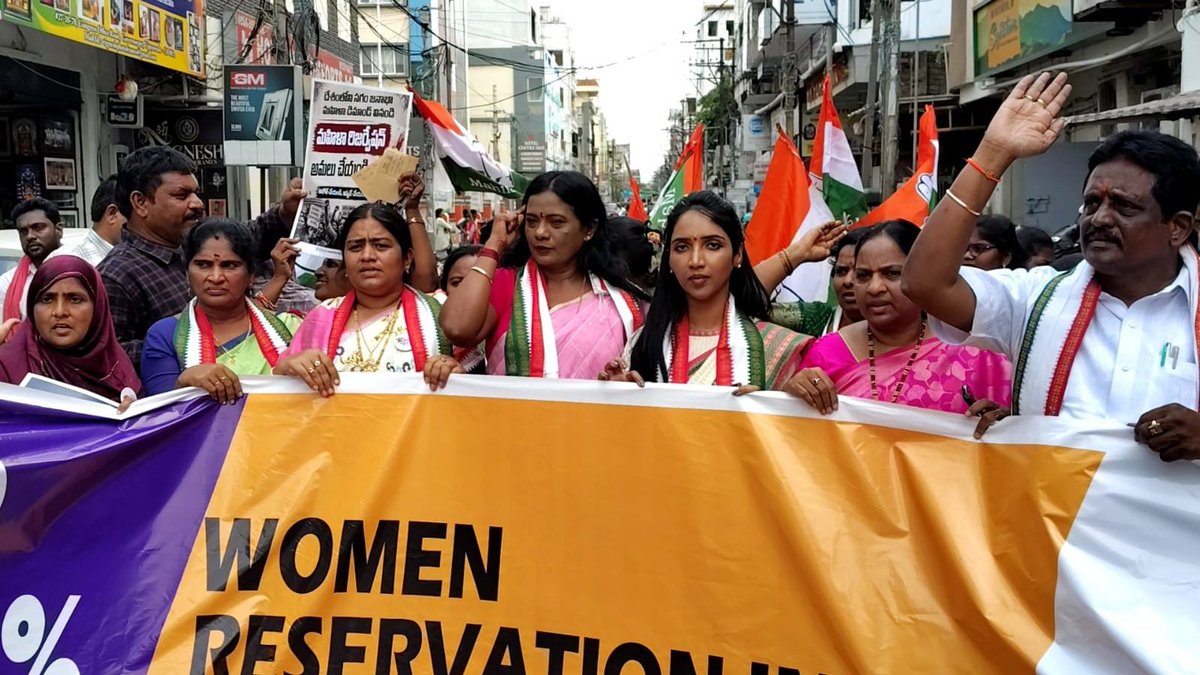 MahilaCongress's tweet photo. Andhra Pradesh Mahila Congress organized a postcard and signature campaign demanding the immediate implementation of Women’s Reservation.

State President Amar jahan Baig Ji, General Secretary @m_kamalakshi Ji, AIMC Secretary Aditha Ji, along with the office bearers of Mahila Congress, were present during the campaign.

📍 Vijayawada

#AIMCPostcardAbhiyan
#ImplementWomensReservationNow