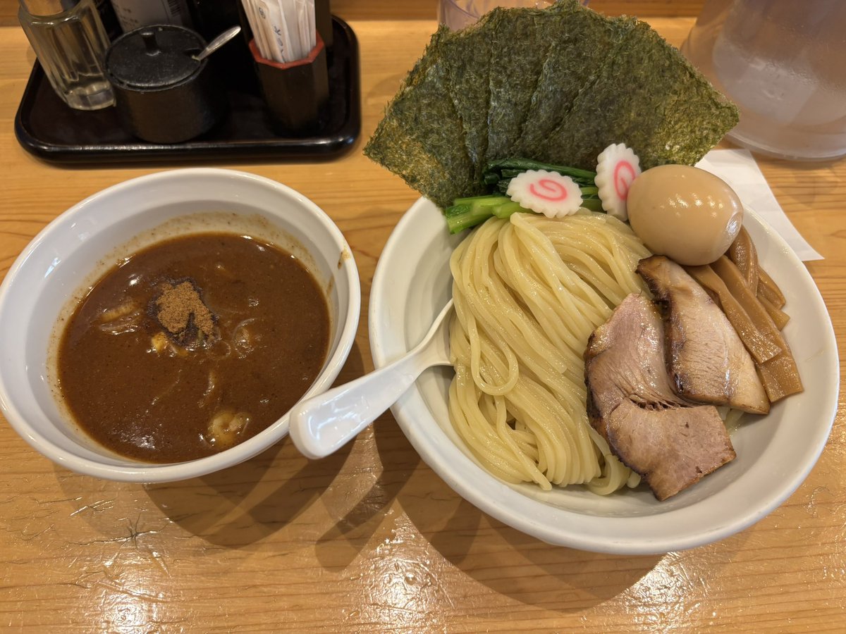 yasuhiro193's tweet photo. #毎日がチートDAY
#16時間ダイエット
 #大宮つけ麺蕾
ここ3ヶ月ほどダイエット
しておりました（本日現在マイナス4.5k）していたので、遠ざけていたラーメン🍜
久々に食べたら美味いなぁ

夜にカロリーコントロールしなきゃ https://t.co/dfVHVlB2qx