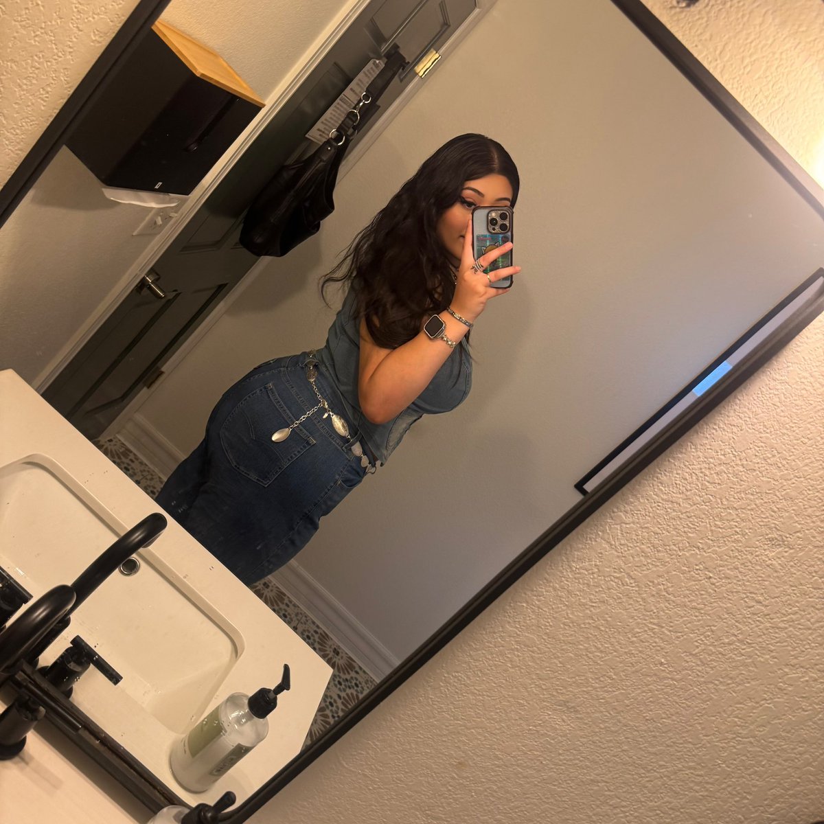 bella 🗡 tweet media