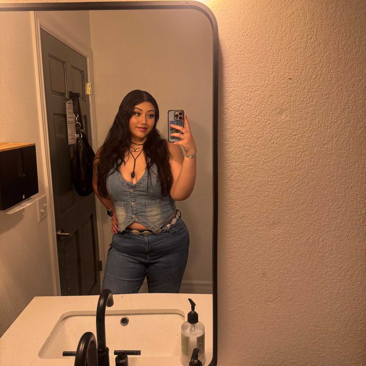 bella 🗡 tweet media