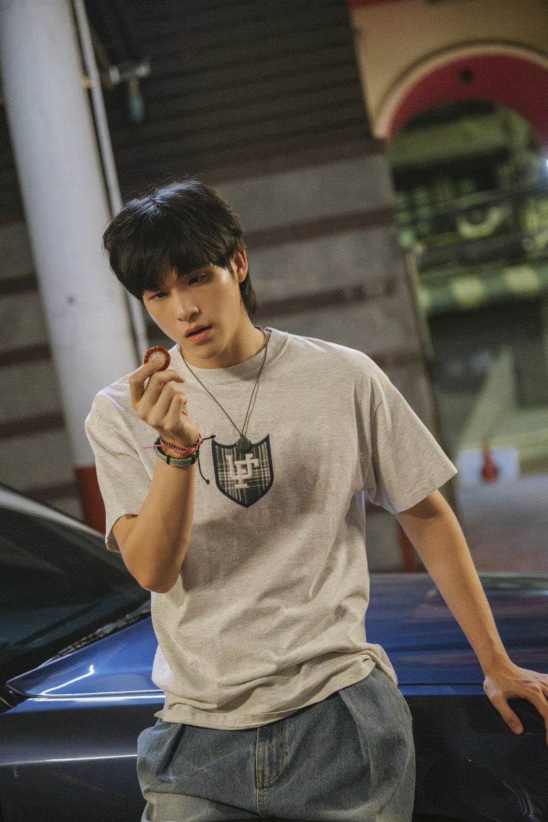 WU อู tweet media
