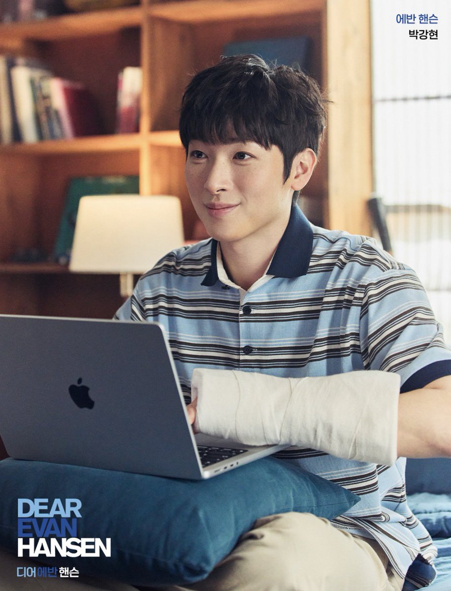 holssi_green's tweet photo. 꺅 주근깨 너무 귀엽네……또 하루종일 쳐다보겠네 https://t.co/ewRgMpXyia