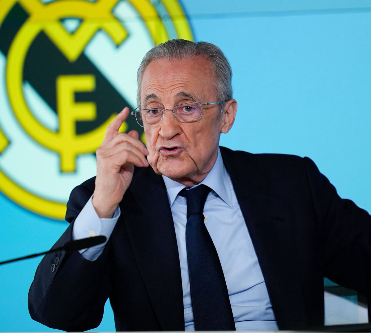 FCB World tweet media