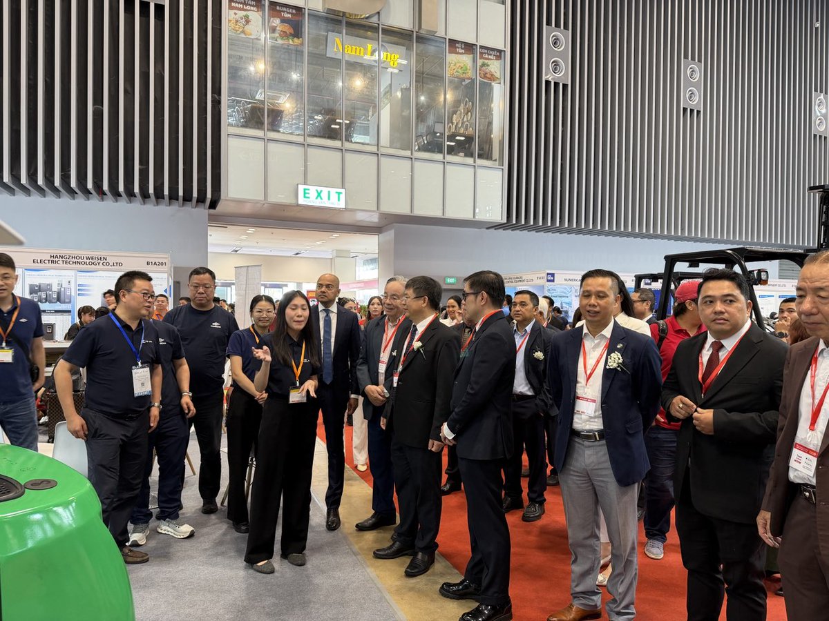 Hangcha_HC's tweet photo. The Industrial Equipment and Parts Network (Vietnam) is underway in Ho Chi Minh City.
Find us at SECC, Booth B1E101 — where ideas meet real-world solutions.
📌Saigon Exhibition and Convention Center , Ho Chi Minh City
📅 May 13–15
🔎 Booth B1E101 https://t.co/6avuSmBBq5