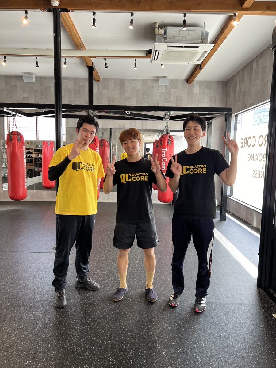 JPECMASAFUMI's tweet photo. 日本で唯一のクアトロコア®︎キックボクシング

所用で近くに行ったので激励に顔を出して来た

とある経営者に「たまにはサプライズで見に行くんだよ、そしたら日常が分かる」と、、

恥ずかしながら少し、ほんの少しビクビクしながら覗きに行った、、笑笑

日常は素敵でした、、笑笑
＠QuattroCoreMie 
＠Ryo_TraCam