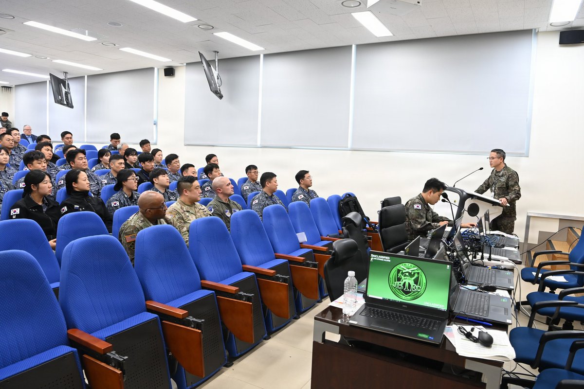 Eighth Army tweet media
