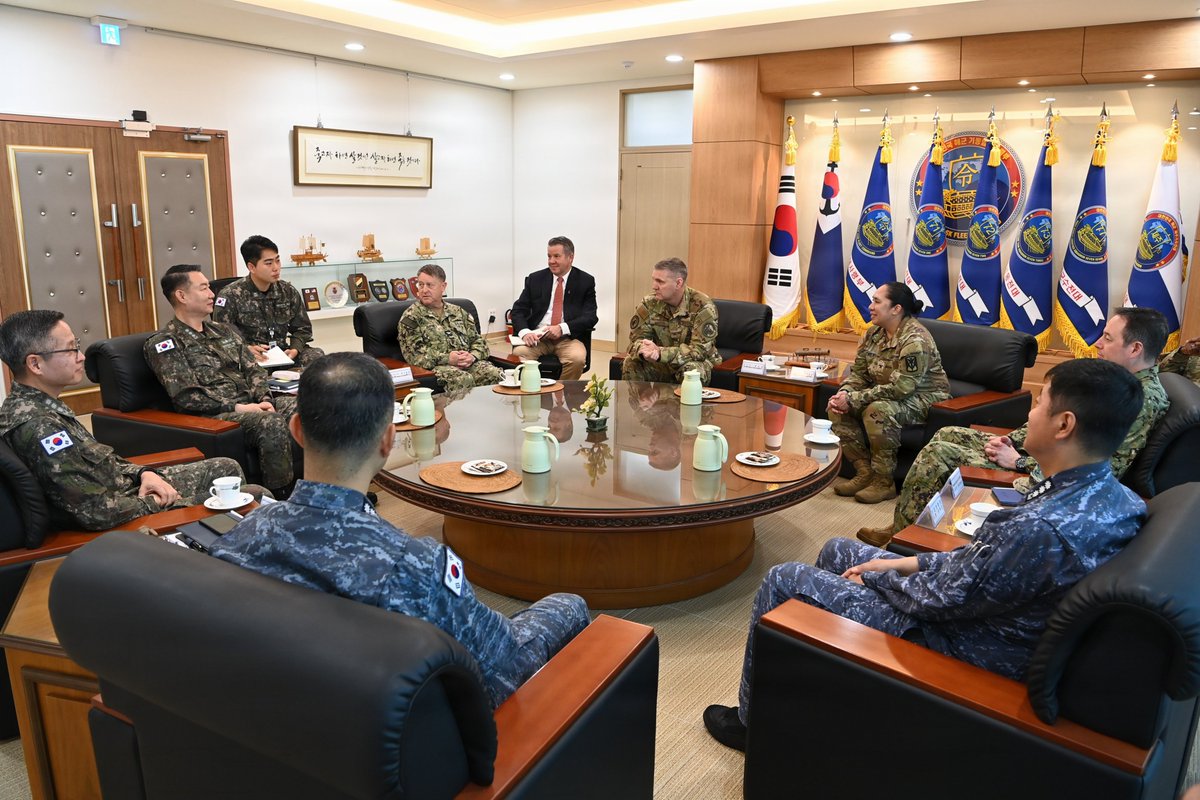 Eighth Army tweet media