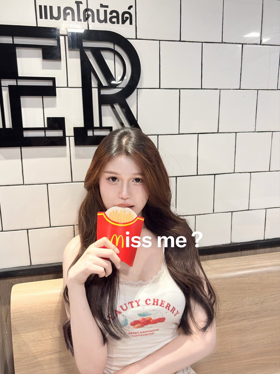 รรินนน tweet media