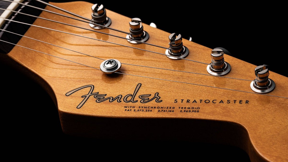 1484ikebukuro's tweet photo. 【#新製品】#Fender Limited ”Shigeru Suzuki” Stratocaster Rosewood Fingerboard Fiesta Red 本日発売です！！仕様の一つ一つにこだわりの詰まった逸品です！
#鈴木茂 #はっぴいえんど
詳細はこちらをチェック▼ 
https://t.co/r5Yy7rd4uC https://t.co/PhEWN7cUED