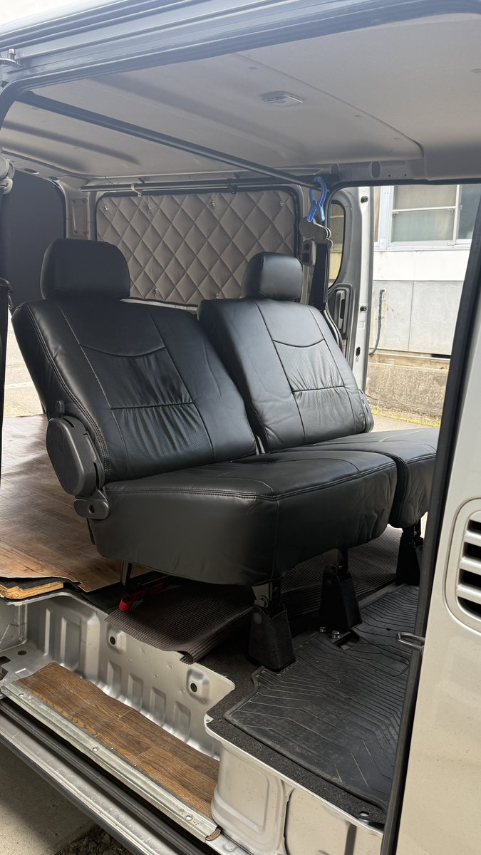 【中古】 発明なんかどうですか？ 中古のシートはシートカバーすればもう新品なんよ