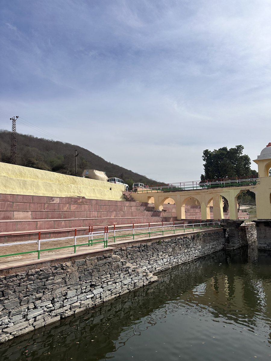 mridul_1995's tweet photo. Hatodi Kunda Renovation by Gram panchayat by 15th Finance Commission Works. Gram Panchayat - Hatodi Block - Wier District - Bharatpur. https://t.co/Zyf71zByhi