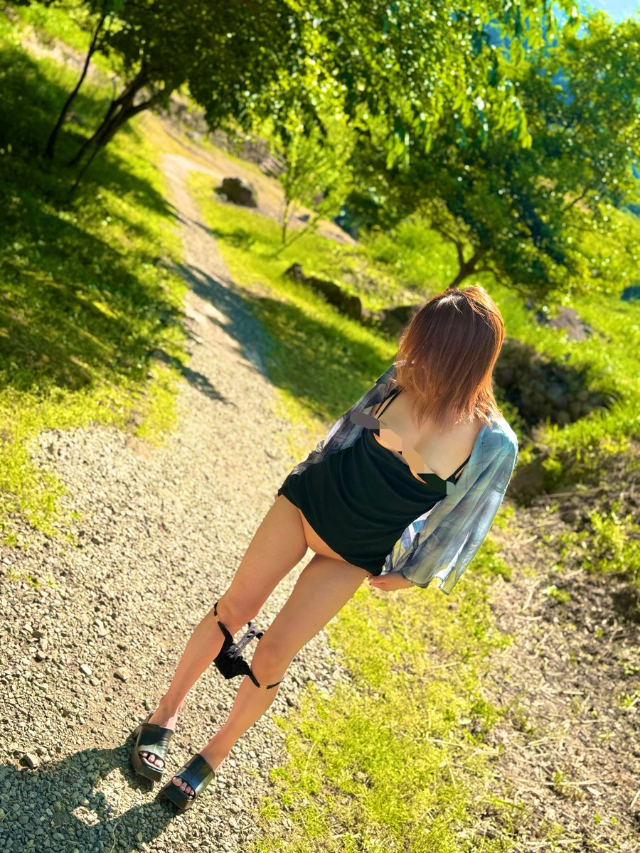 NTRrin19's tweet photo. お久しぶりに混浴へ♨️
混浴に慣れてきたりんちゃんはタオル無しで入る事をマスターしてました🥰
ワニさんガン見の中気持ちいい湯で癒されてきました😇 https://t.co/ehCw4cbWyh