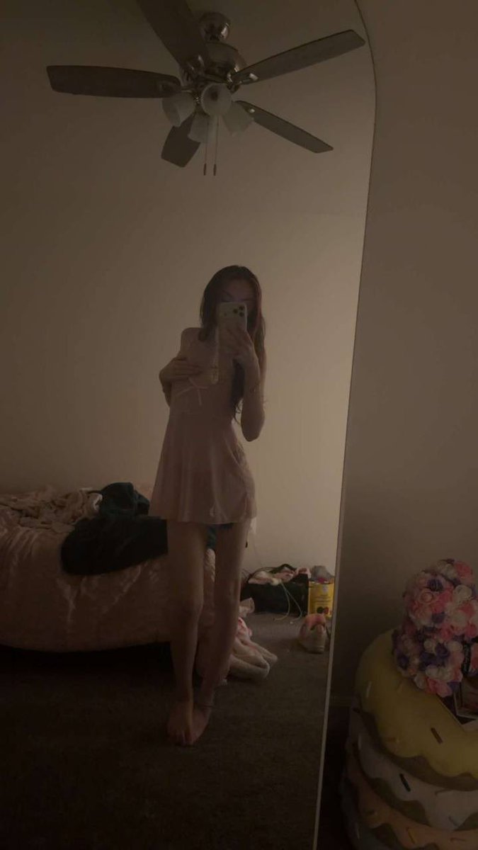 Princ3ssk8's tweet photo. i wish i had a good little sub to play with tonight 😩 https://t.co/8DllT4dgqj