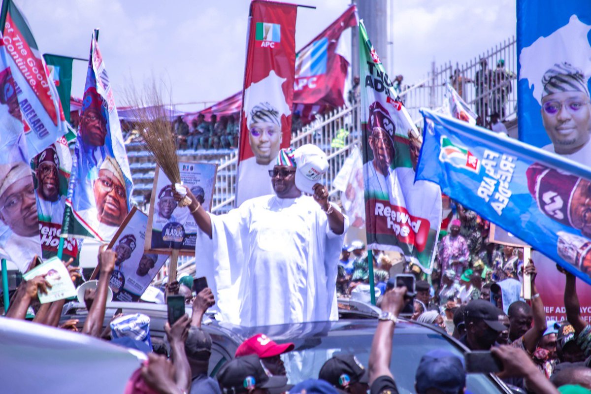 Wealth960's tweet photo. 2027: Ex-Power Minister, Adelabu declares guber ambition in Oyo

Immediate past Minister of Power, Bayo Adelabu, has declared his intention to contest the gubernatorial election in Oyo State.

Adelabu, a former Deputy Governor of Central Bank of Nigeria, CBN, said he will contest on the platform of All Progressives Congress, APC.

He declared his intention on Tuesday at Obafemi Awolowo Stadium, Oke Ado, Ibadan.

The event was attended by prominent members and leaders of the party, including Chief Kunle Sanda, Chief Isiaka Alimi and Chief Wale Sanusi, among others.

Adelabu while addressing the gathering noted that he joined the race because he believes that the state deserves more dividends of democracy.

Adelabu promised to implement projects and policies aimed at improving the living conditions of the people of the state.

He said, “Firstly, I want to thank Almighty Allah. We started this journey in 2019 and I believe 2027 will be our own time. We thank our past leaders, former governors of Oyo State who have passed away. I want to thank all the leaders here.

“This declaration message goes beyond declaration. It is the summary of Adebayo Adelabu’s manifesto. Today is a day to reclaim Oyo State to genuine progress.

“I stand before you with humility to declare my intention to contest for the gubernatorial election on the platform of our great party, APC, in 2027. I want to appreciate the President and Commander-in-chief, Federal Republic of Nigeria, President Bola Ahmed Tinubu. Thank you for the renewed hope.

“Why am I contesting again? It is because I believe Oyo State deserves more. Oyo State deserves security and stability because governance goes beyond rethorics.

“I am contesting because I know that I have the experience and exposure to build a greater Oyo State that is economically advanced. Good governance must be felt at the grassroots.”