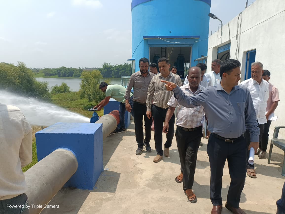 ceo_haveri's tweet photo. Inspected the jackwell unit of the Aanur Multi-Village River Water Supply Scheme being implemented in Haveri district and instructed the concerned officers to complete the work within the stipulated timeline. @rdwsd_gok @CommrPR @DCHaveri @ZP_Haveri https://t.co/yr9O5qnf7H