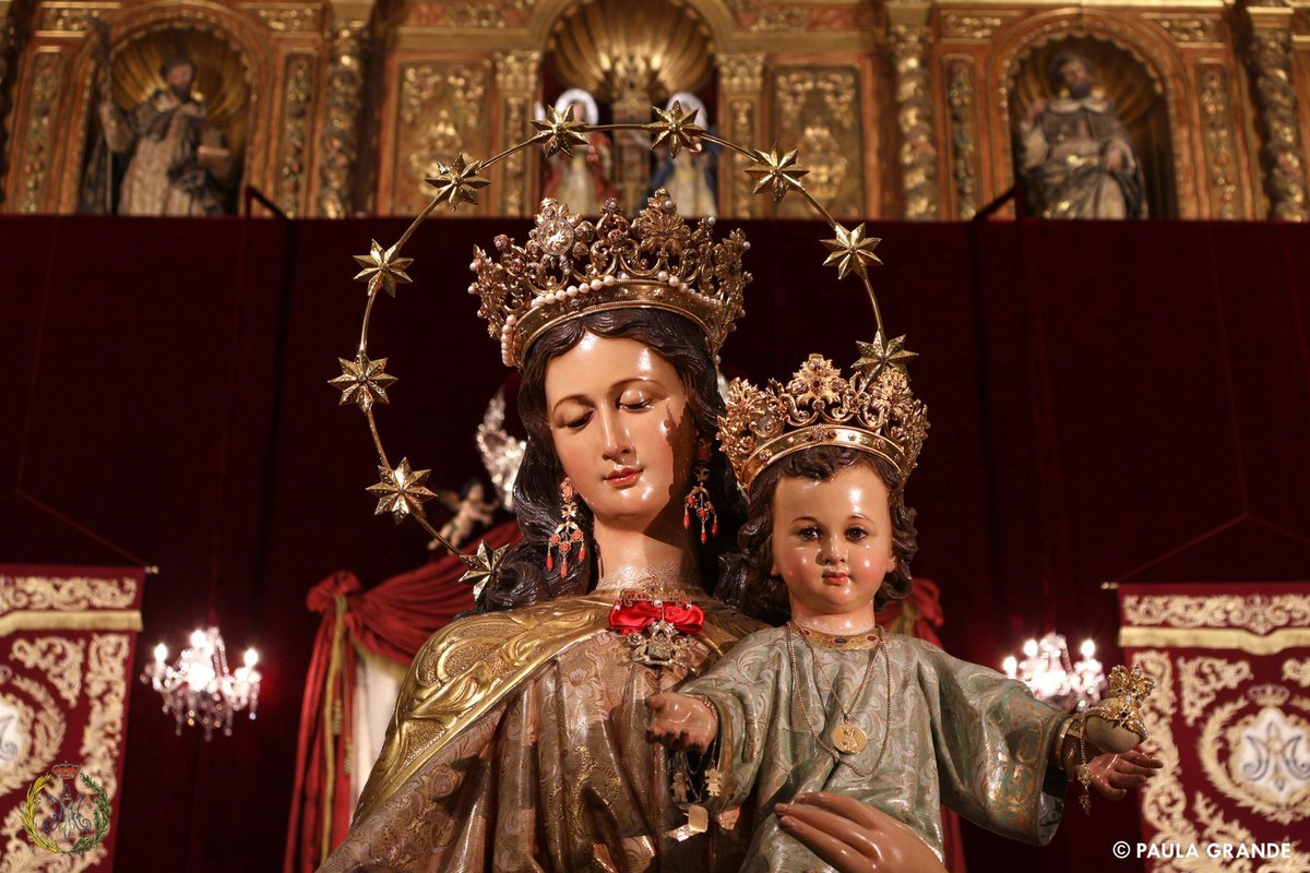MAuxiliadoraC's tweet photo. María Auxiliadora amanece a los pies del presbiterio para recibir y acercar su auxilio a todos sus devotos, en el LXXII Aniversario de su Coronación Canónica.

La Santísima Virgen permanecerá en devoto BESAPIÉS en horario de 9:00h a 14:00h y de 17:00h a 20:00h. https://t.co/N9eMLC3Ocw