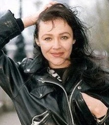 daveainsworth63's tweet photo. Happy Birthday to the brilliant English actress Frances Barber (Frances Brookes) who was born on this day in 1958. #FrancesBarber #UncleVanya #Camille #Silk #TheStreet #DoctorWho #WhitstsblePearl #FilmStarsDontDieInLiverpool #DeadFish #SammyAndTosieGetLaid #StillCrazy https://t.co/nK2v9IzVBH