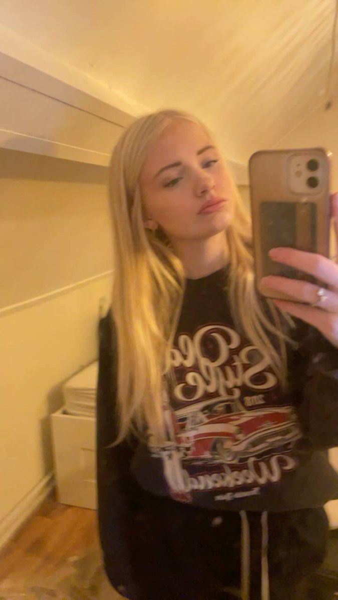 Alice tweet media