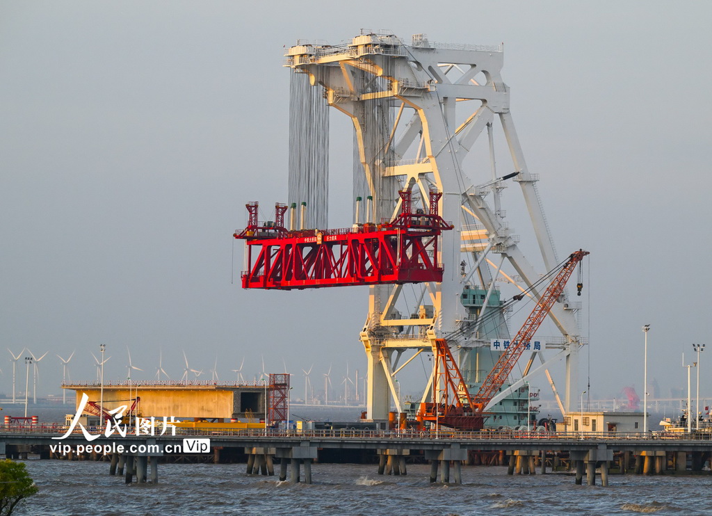 Construction of the 29.2-km Hangzhou Bay Cross-Sea Railway Bridge