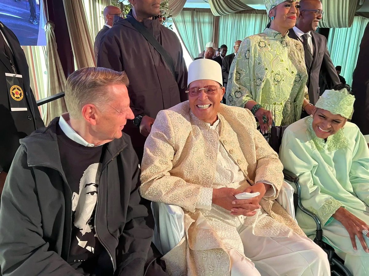 malcolmshabazz6's tweet photo. This is a picture of Minister Farrakhan 

From his 93rd Birthday celebration held on May 11th, 2026

Happy Birthday Minister

It was a star studded event, with a lot of celebrities.

Yolanda Adams ,Donnie McClurkin,  Katt  Williams, Dave Chappelle, Chuck D and more was there. https://t.co/nLvezRRF1Z