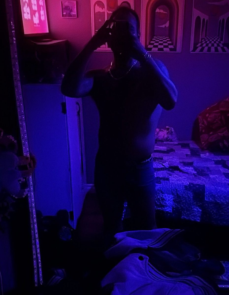 fvckinbbear's tweet photo. 11:09 pm https://t.co/ZZCr5LbjyN