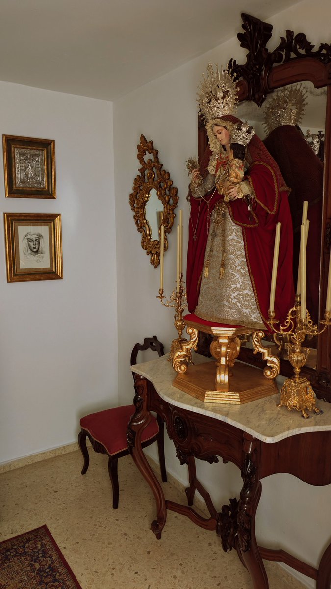 FernandVillapol's tweet photo. 13 de mayo, día de la Virgen de Fátima.

Hoy mi casa se llena de oración y de luz bajo la mirada de mi Virgen del Rosario. 

Ella siempre encuentra la forma de acompañarnos.

Que nunca nos falte su amparo ni el consuelo de su bendita presencia. https://t.co/rQQ5pMiDqT
