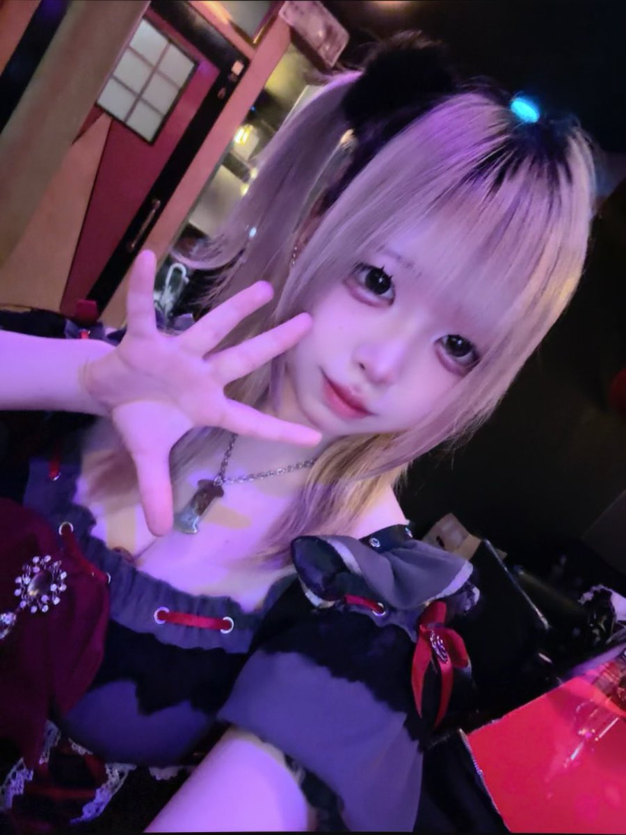 もか tweet media
