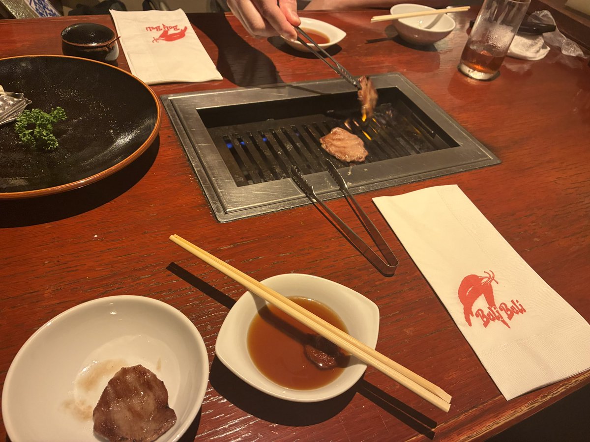 NeKChan1's tweet photo. 猫見て肉食って東京帰ります https://t.co/hXn8VUEjYz