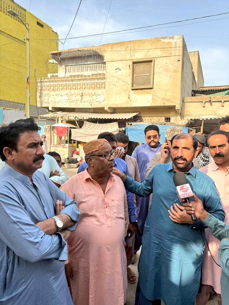 ShakeelMatto's tweet photo. صدر پی پی پی اقلیتی ونگ کراچی ڈویژن مشتاق مٹو اور ٹاؤن چیئرمین ابراہیم حیدری نظیر احمد بھٹو نے ایم پی اے سندھ روما مشتاق مٹو کی اے ڈی پی اسکیم کے تحت بھینس کالونی نمبر 6 کا دورہ کیا۔ قبرستان کے ترقیاتی کاموں کے آغاز کے لیے کنٹریکٹر اور انجینئر کے ہمراہ جائزہ لیا گیا۔ https://t.co/RYVF7XToYq