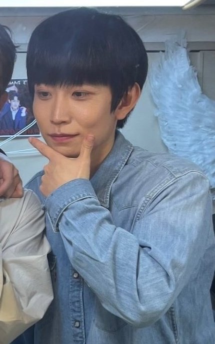 채채 tweet media
