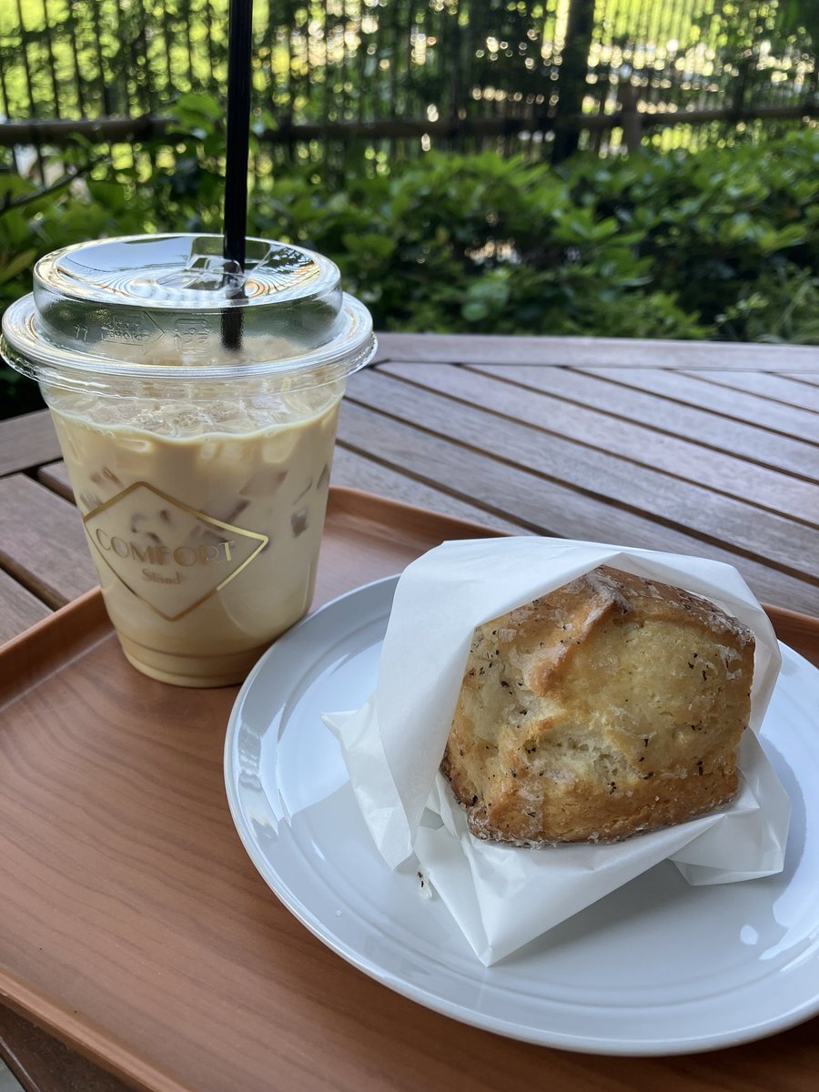 DoXdc7's tweet photo. お茶の水駅近くの素敵カフェ！ https://t.co/D4Wkgbza3U
