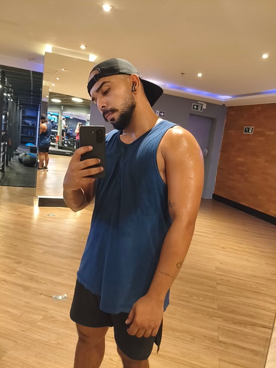EuJacksonF's tweet photo. Agora com o desemprego batendo na porta, Onlyfans será uma opção, ou dancinha de tiktok 🤡 https://t.co/eAluvaDl3N