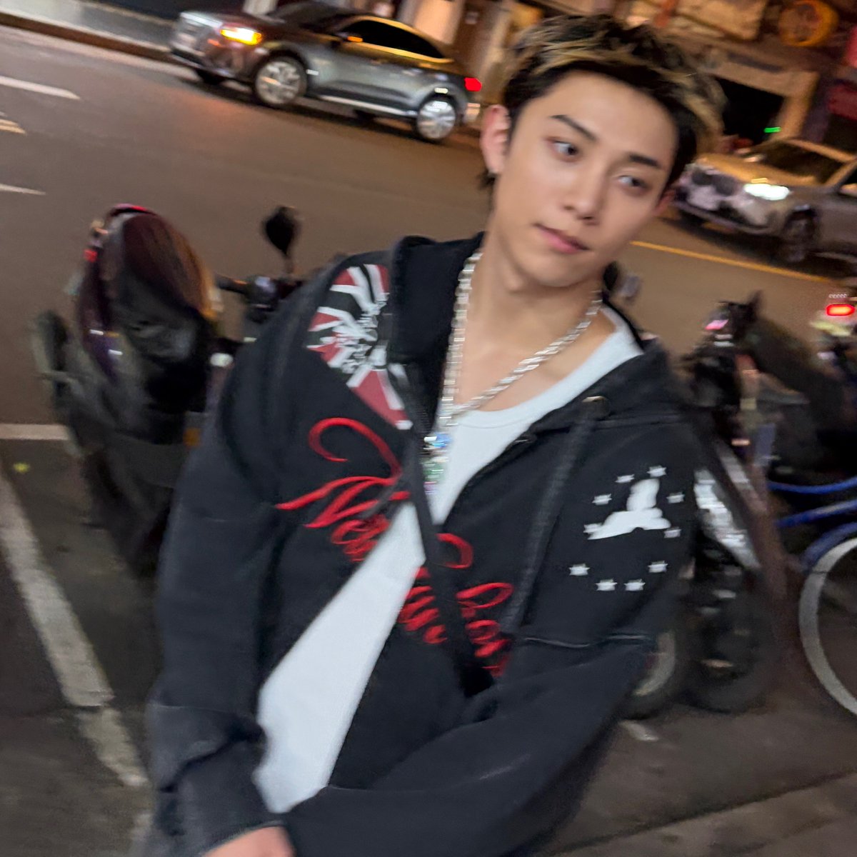 angel ໒꒱ tweet media