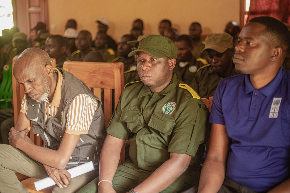BMineagrie's tweet photo. Berchmans Hatungimana, DG de l’OBPE a salué l’appui du @PNUDBurundi de l'#UNCDF,de l’@UEauBurundi pour la réalisation de cette activité et d’autres partenaires qui contribuent à l’amélioration de la gestion des parcs nationaux notamment #Kibira & #Ruvubu https://t.co/Cn5JSRrcvt