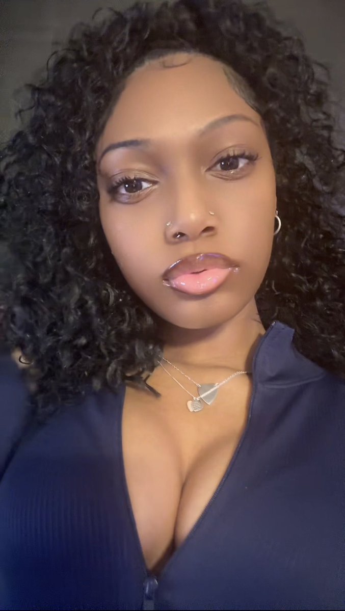 DEE SYMONE tweet media