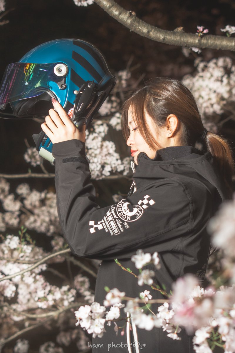 petite_triumph's tweet photo. 5/17 #プチ虎MTG

カメラマン紹介📸

👤はむさん
✨ @hamnof_panigale 

TRIUMPH乗りは1枚目の写真を
見たことがあるのではないでしょうか？

FOR THE RIDER賞を受賞した
かおりさんの写真を撮った人！！

このチャンスにあなたも撮影してもらいましょう😳

※はむさん個撮は11時~12時半(予約制) https://t.co/kXtZe7ykPz
