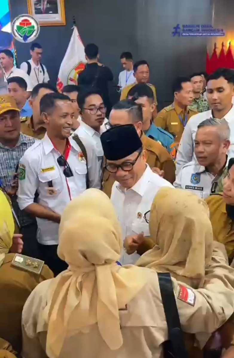 Munas II PAPDESI menjadi momentum  mewujudkan pembangunan yang maju, mandiri, dan berkelanjutan. 
<a href="/YandriSusanto/">Yandri Susanto</a>
@ARizaPatria
<a href="/KemensetnegRI/">Sekretariat Negara</a>

#KementerianDesaPDT
#BPSDMKementerianDesaPDT
#PAPDESIMengawalAstaCita
#TPPMengawalAstaCita
#KerjaPendampingDesaBerdampak