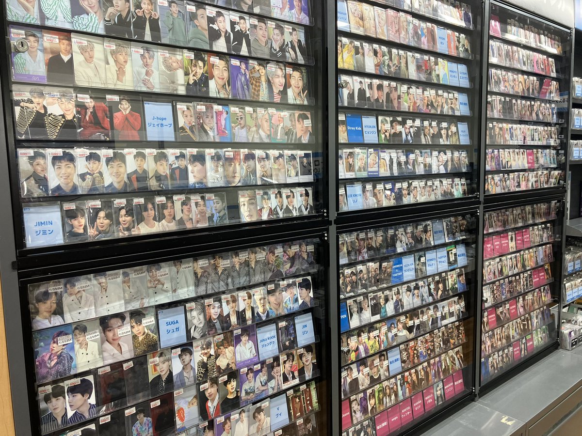 こちら当店のK-POPコーナーになります！ #BTS #twice #SEVENTEEN