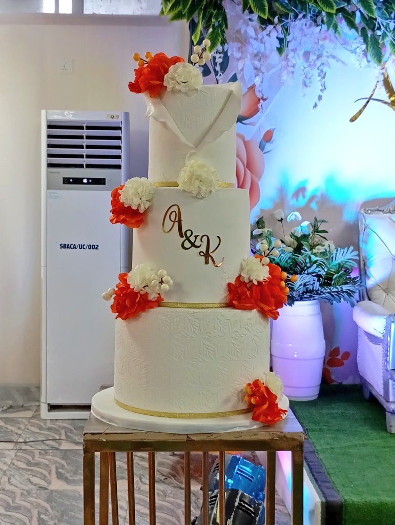 rals_sweets2026's tweet photo. A Beautiful, Timeless Wedding Cake ✅✅✅

When it comes to creating stunning pieces and happy memories, Ral's Sweets remains THE PLUG you can trust to deliver

We absolutely love to be a part of your special day

For enquiries/orders, send DM https://t.co/mrzb6eEuUW

📍 Lagos https://t.co/Vk1dErcNbO