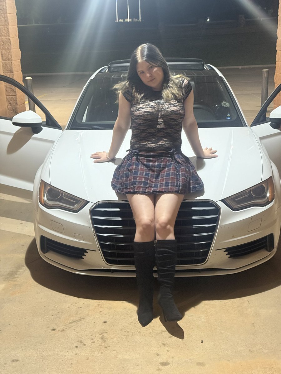 goodgirl20249's tweet photo. If you aren’t on my https://t.co/gRn3wQVN8X for just $7 a month you are missing the opportunity to see my better stuff I have sexy photos over there that I did in this car wash plus I have some videos available that I made in my new car!!!! https://t.co/4dHUmIMOKi