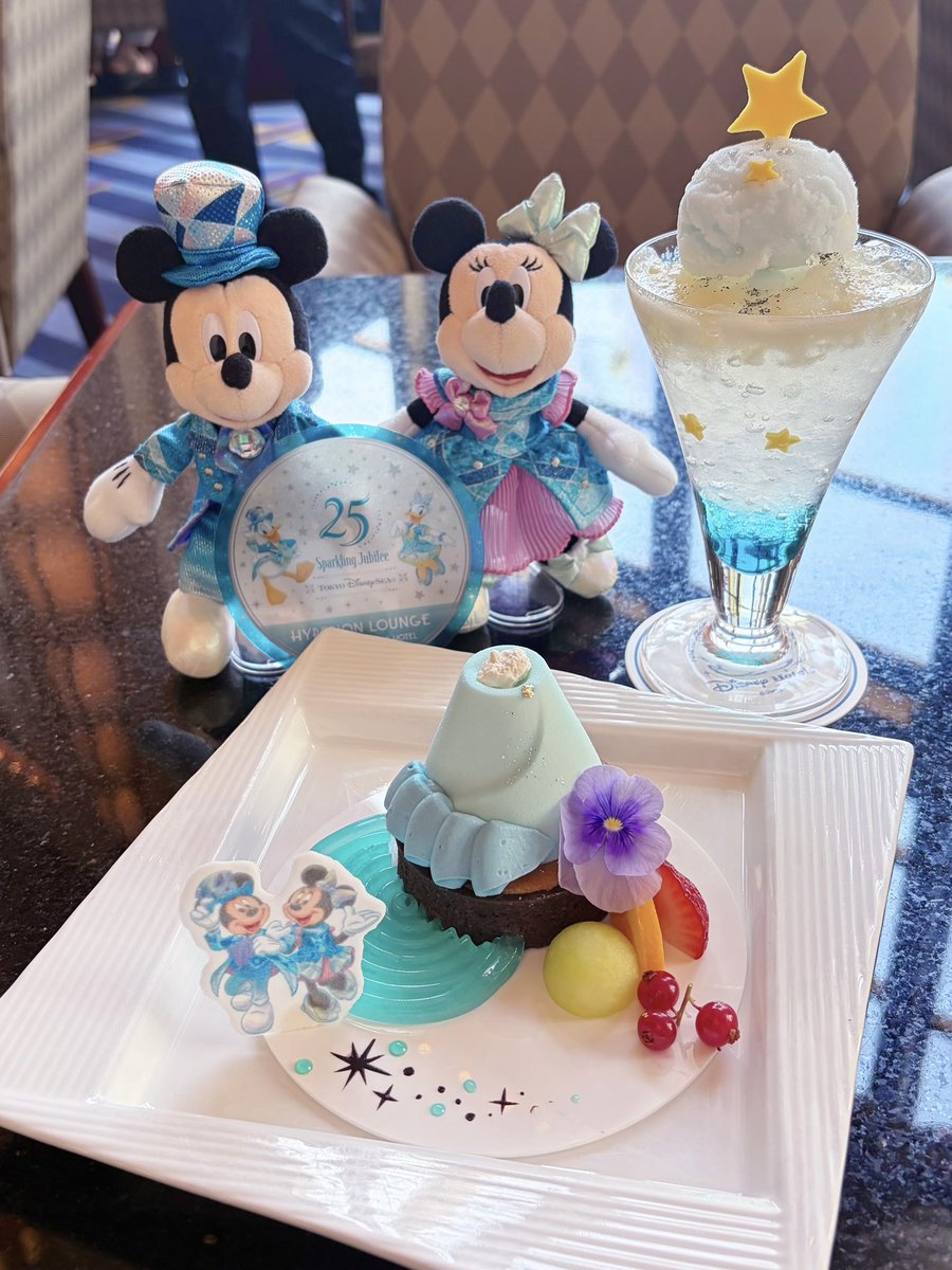 _mi41581's tweet photo. 19日までのケーキセットとスペドリ🩵
キャンセル拾えたのでハイピ行ってきた甘すぎなくてとても美味しかった〜꒰ᐡ o̴̶̷̤𖥦o̴̶̷̤ ᐡ꒱⭐️💕 https://t.co/T9zFWSpSn9