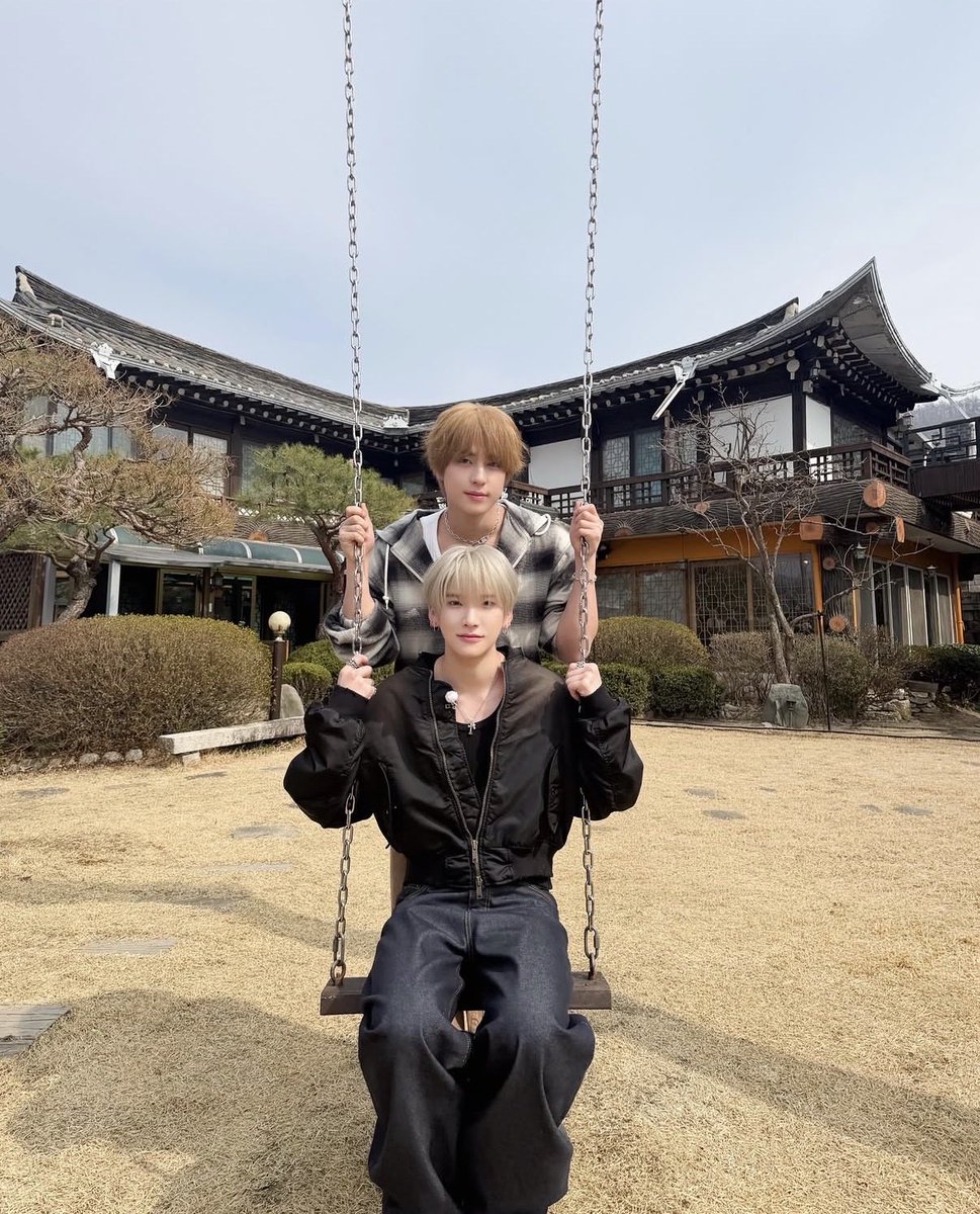 TACOxKITTY's tweet photo. 2년 반 후 https://t.co/OFj4rVC6Re