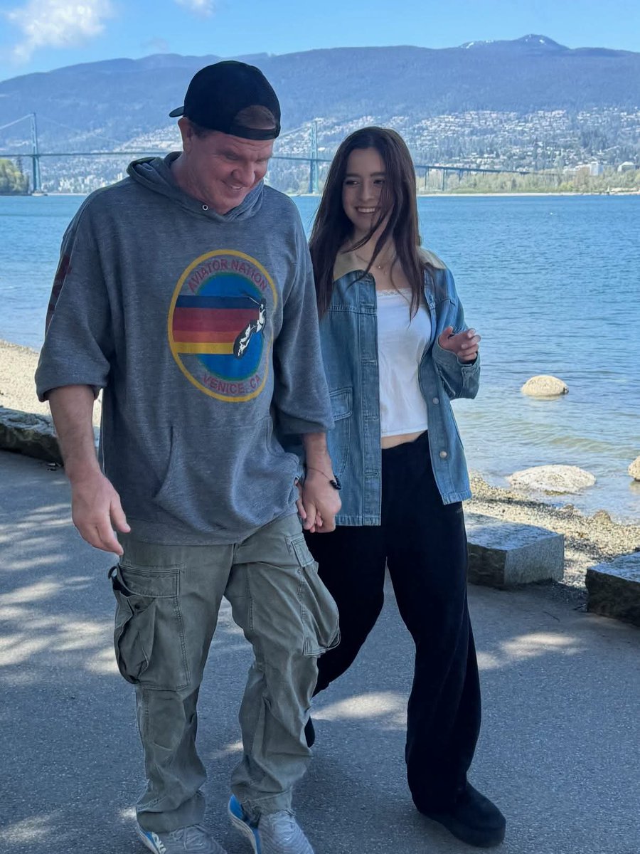 realkjohnson_'s tweet photo. Within a week Jelli's 16 in Vancouver Then on the island she turns 17 Breathing life is always such an amazing thing ! Live the moment https://t.co/Z2bH6L8tOK