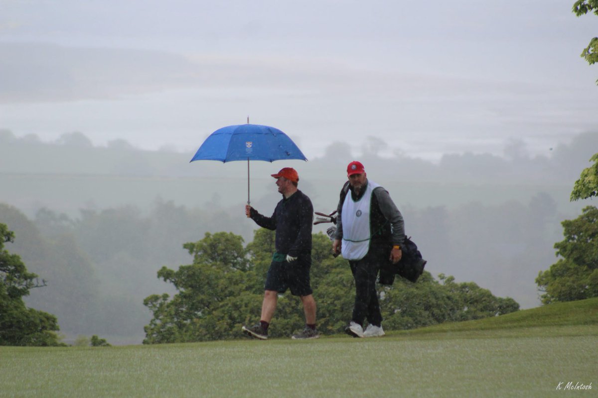 CaddieSchoolVet's tweet photo. Another great session caddying for @univofstandrews ⛳️
One of the oldest universities in the world, and it’s brilliant to see our relationship continue to grow with every round.
This one was definitely a case of four seasons in one day 🌦️💨🌧️☀️ https://t.co/ihx0E8if16