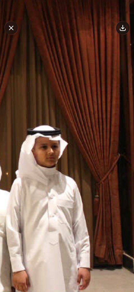 Almakrab's tweet photo. وتمضي الأيام…  
كبروا وكبرت أحلامهم، واليوم أبارك لأخواني  
فواز سعيد آل مقرب  
خريج نظم المعلومات – مسار الأمن ال��يبراني

وعبدالباري سعيد آل مقرب  
خريج هندسة الحاسب الآلي والإلكترونيات

بمناسبة تخرجهما من جامعة الملك خالد.

الحمدلله الذي بنعمته تتم الصالحات 🤍🇸🇦 https://t.co/0gAY2oC7ZR